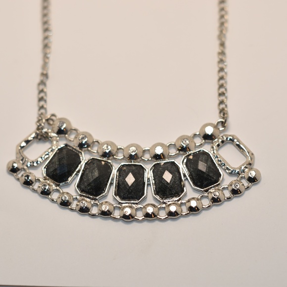 Jewelry - vintage necklace